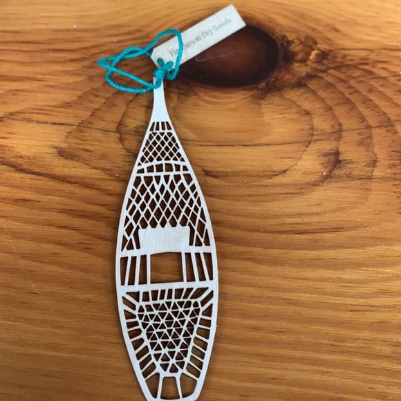 Holiday ornaments from 5 green wooden mittens, 2 red & four laser cut or… - Picture 6 of 8